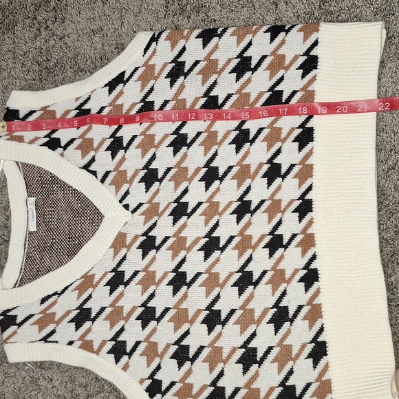 Vintage Timing v-neck crop sweater vest - M - off-white/brown/black houndstooth - Picture 6 of 6